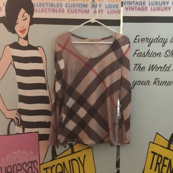 Burberry Tops - Burberry 85% Wool sweater top